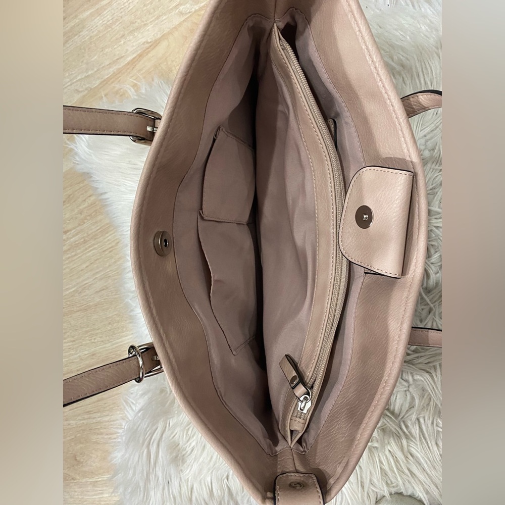 NEVER USED SHOULDER BAG - Picture 3 of 3